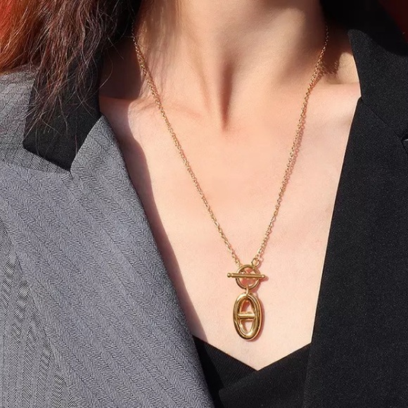 Buckle pendant necklace - Picture 3 of 8